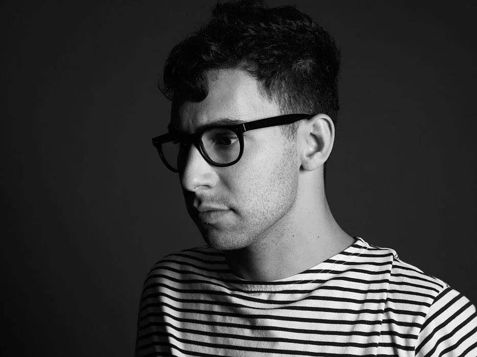 PopBase's tweet photo. Jack Antonoff co-produced Kendrick Lamar’s new album ‘GNX.’ https://t.co/6ZJC2CqkKW