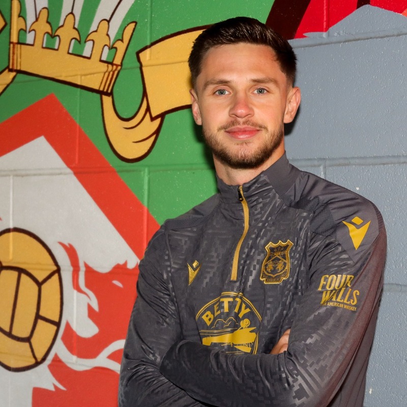 Wrexham_AFC's tweet photo. We're pleased to announce Ryan Barnett has signed a new contract with the Football Club 🤝

🔴⚪ #WxmAFC