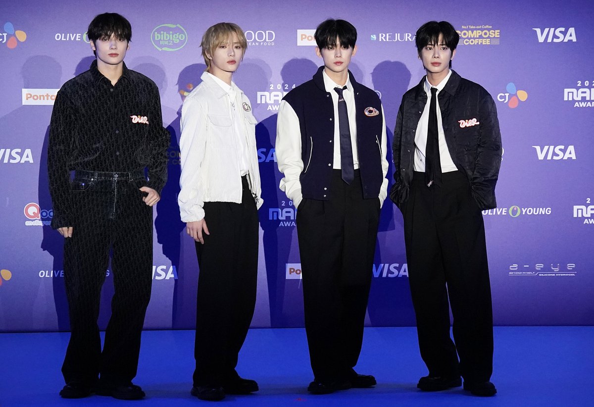 Dior (@dior) on Twitter photo Dior Ambassadors <a href="/TXT_bighit/">TXT OFFICIAL</a> charmed the spotlight at the #2024MAMA Awards, donning exclusive looks from the #DiorSpring25 Kaws Capsule collection designed by Kim Jones.
#StarsinDior Dior Ambassadors <a href="/TXT_bighit/">TXT OFFICIAL</a> charmed the spotlight at the #2024MAMA Awards, donning exclusive looks from the #DiorSpring25 Kaws Capsule collection designed by Kim Jones.
#StarsinDior