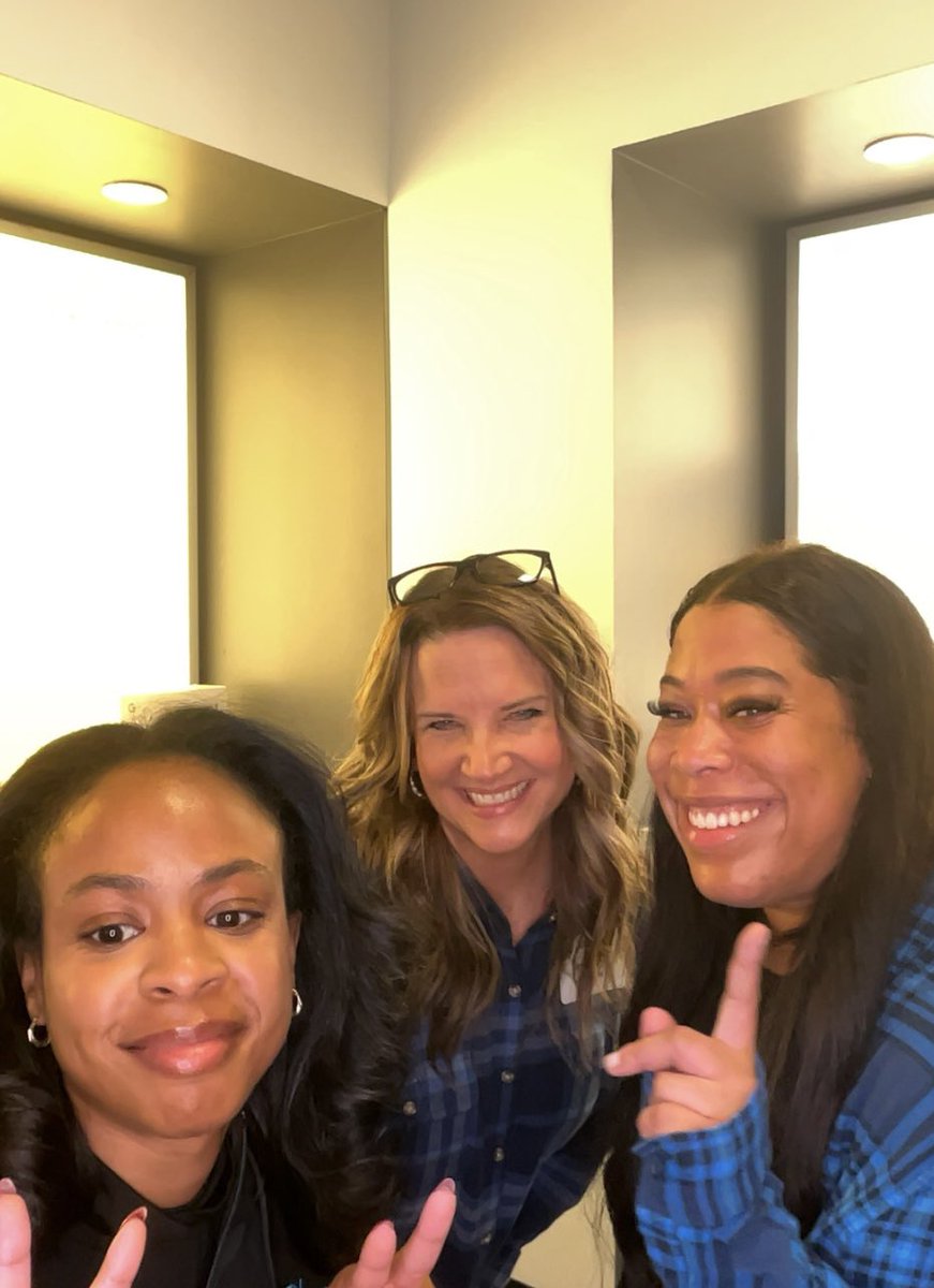 Cindy Hollowell tweet media