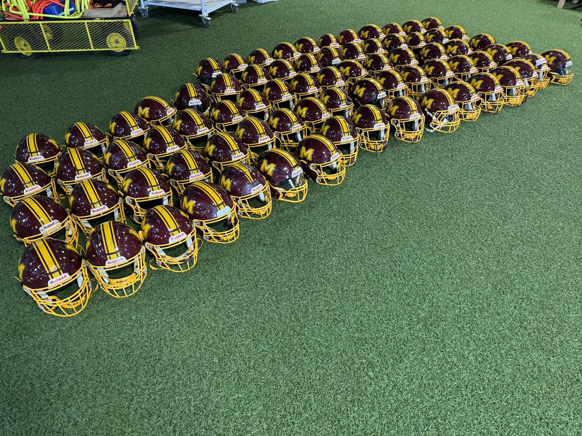 4_The_Athlete's tweet photo. Full steam ahead 🚂 💨 💨 with @MHSBucsSports !!

A big thanks to @milfordfootball and my guy @CoachJedBell for always being so organized! 

✅ Axiom Next Level Protection
✅ Riddell InSite Analytics 📊 📈 📉 
✅ Riddell Custom Uniforms

#TheRiddellDifference

@RiddellSports https://t.co/t8rMiFAFbp