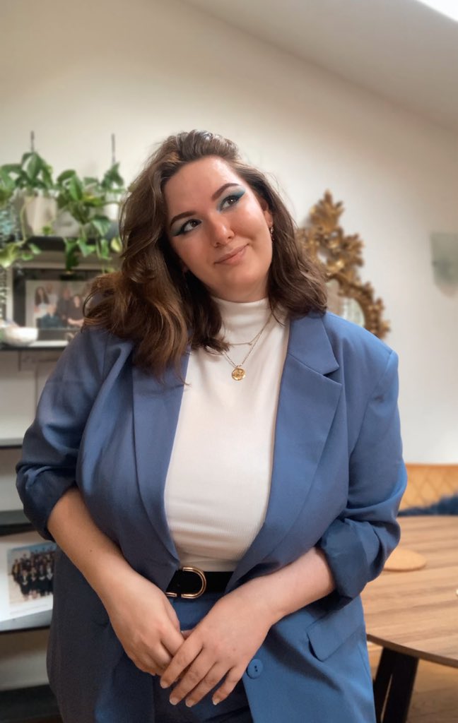 _ElizabethPlant's tweet photo. Women in suits? Yes, I agree 💙 See ya at the #GuildfordGamesAwards 👀🎉 https://t.co/8zKupSpUm0