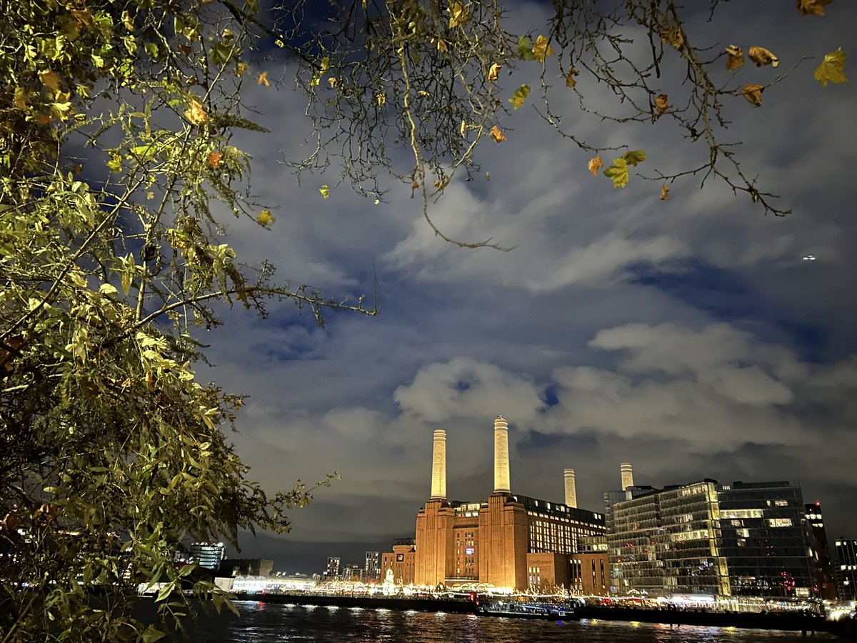 Amazing day with <a href="/Apple/">Apple</a> at Battersea Power Station at the Apple Distinguished Schools Conference.

Lovely to catch up with so many old faces and also to make new acquaintances.

Thanks also for the opportunity to present about the <a href="/RGSWorcester/">RGS Worcester</a> whole school approach to #AI