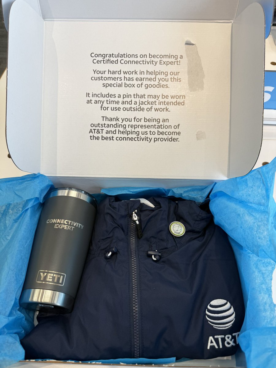 ElliotGATT's tweet image. You’re looking at your newest certified connectivity expert! Excited for what else is in store for me 🙌🏼 #ATTLife  #Millbury #TheNorthEast @JPBusiness_ @ChrisCamara84 @pnixnix @keroninc @TheNEStates
