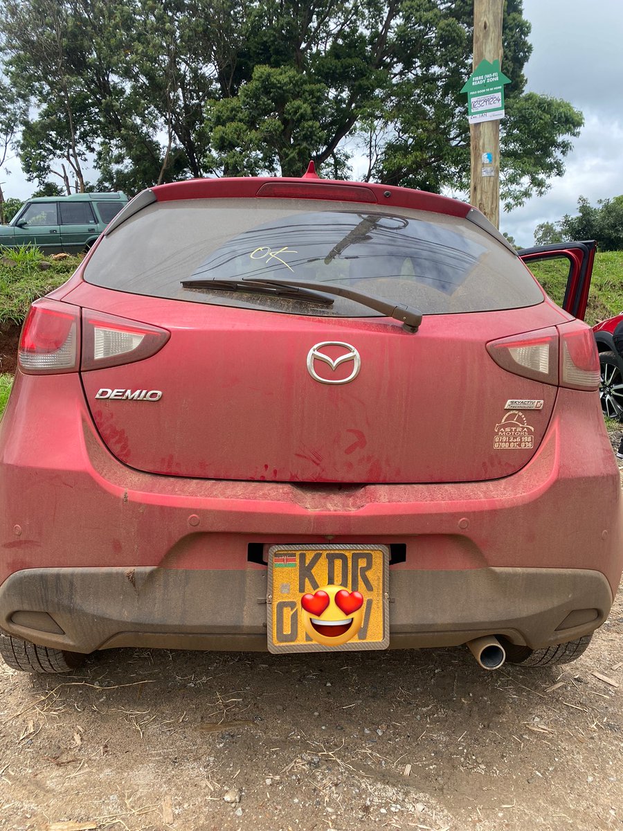 YatoliMike's tweet photo. @ Mazda demio https://t.co/oxkM03qEGg