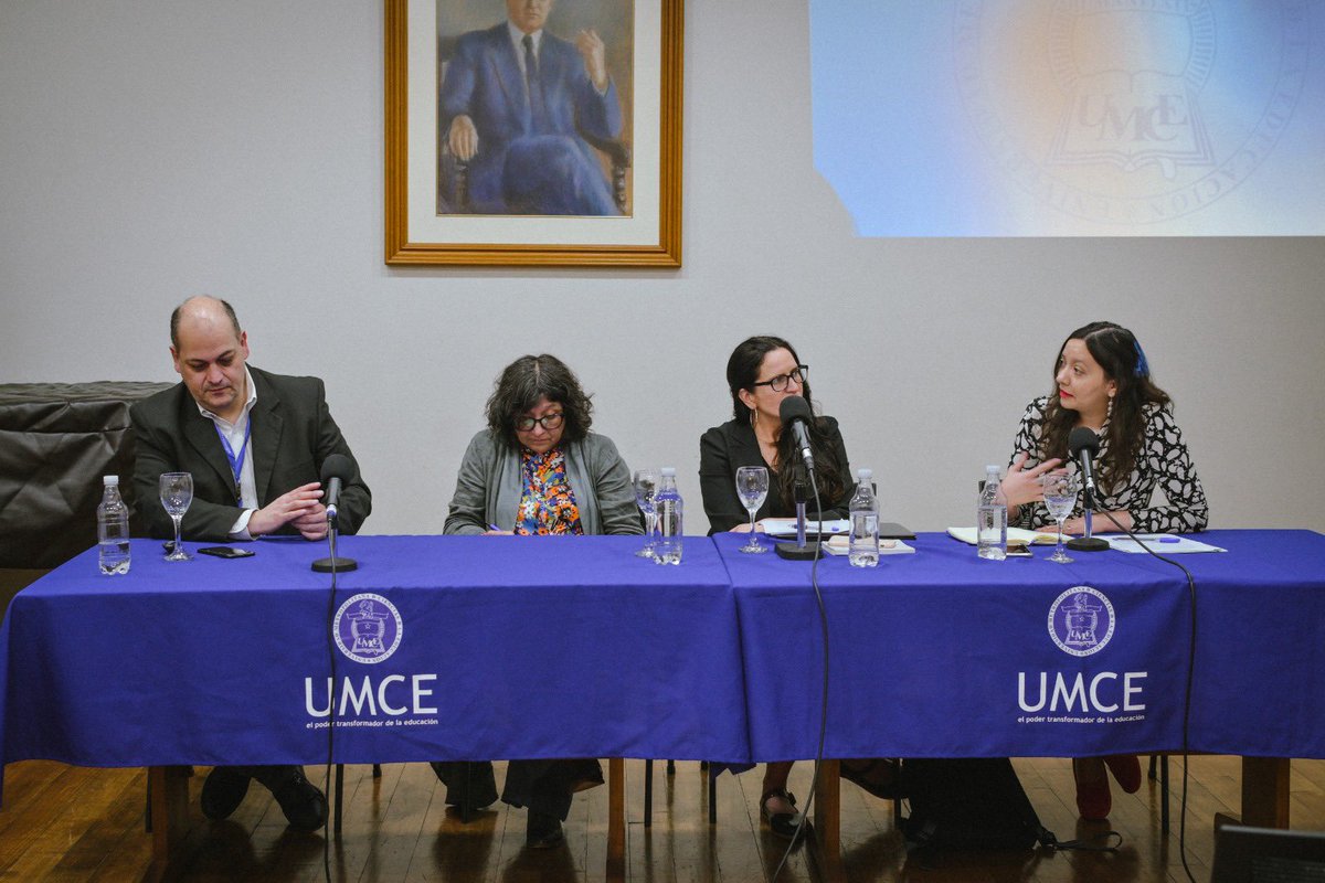 ciae_uchile's tweet photo. 🗣️Investigadora #CIAE lidera panel de conversación en encuentro nacional de decanos de Facultades de Educación de Universidades del @CRUCH_Chile. 🏫
👉🏽Conoce más: https://t.co/iAKYERvQgA https://t.co/BWvPij44rq