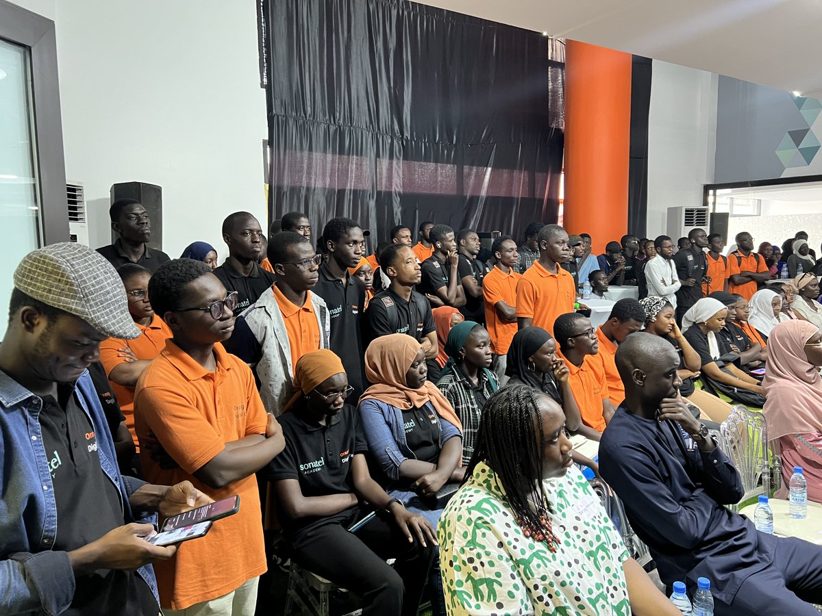 ODCSenegal's tweet photo. La 3ème édition du #JobDating organisé par @ODCSenegal à travers son école du code Sonatel Academy a réuni talents tech et recruteurs.
Une opportunité unique pour bâtir des carrières prometteuses dans l’univers numérique ! 

#OrangeDigitalCenter #AmalNjariñAskanwi https://t.co/YVCnzi88Sp