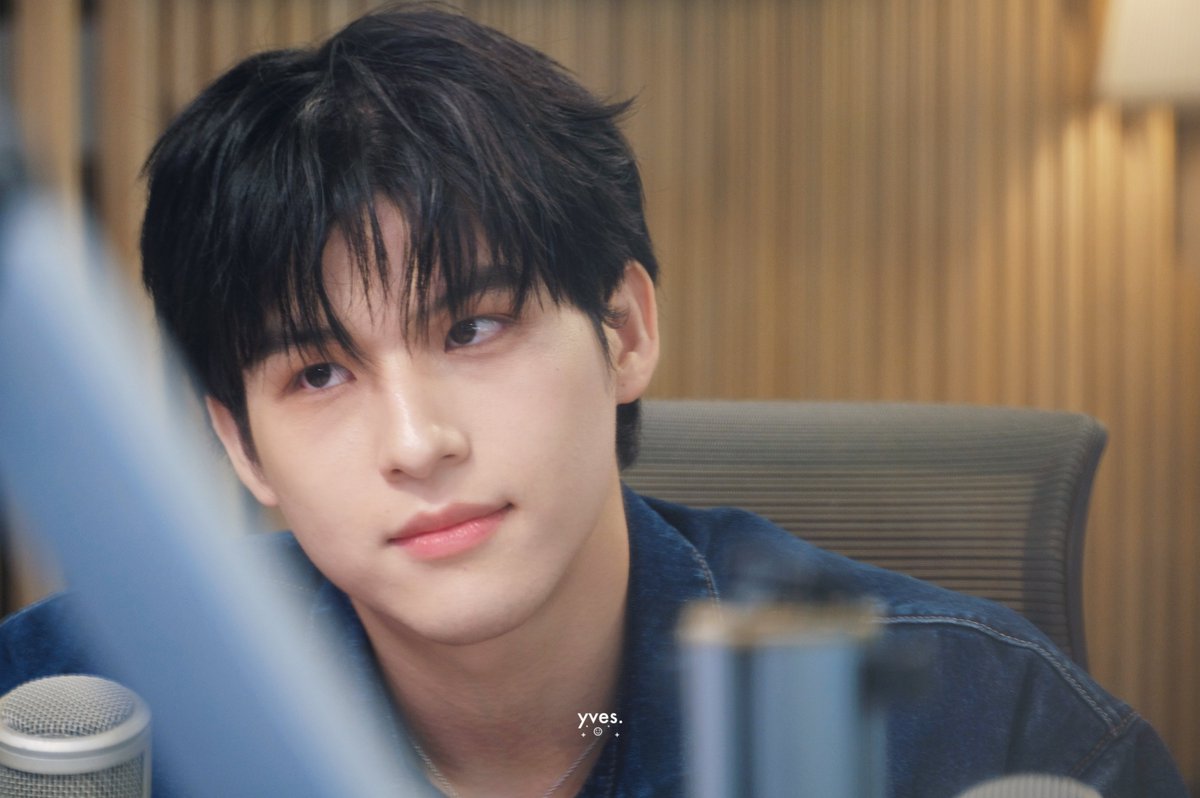 yvesishappyy's tweet photo. 221124 𓏔 #Flex1045xHighSchoolFrenemy

──★ In my golden sky 
you’re my shining light 🌤️

——————————— ⟢ ˚⊹
◜ #skywongravee 𓎛 @skywongraveee _ ◞
˗ˋˏ #takenbyyves◞♡ ˎˊ˗ https://t.co/Xumtbimb6g