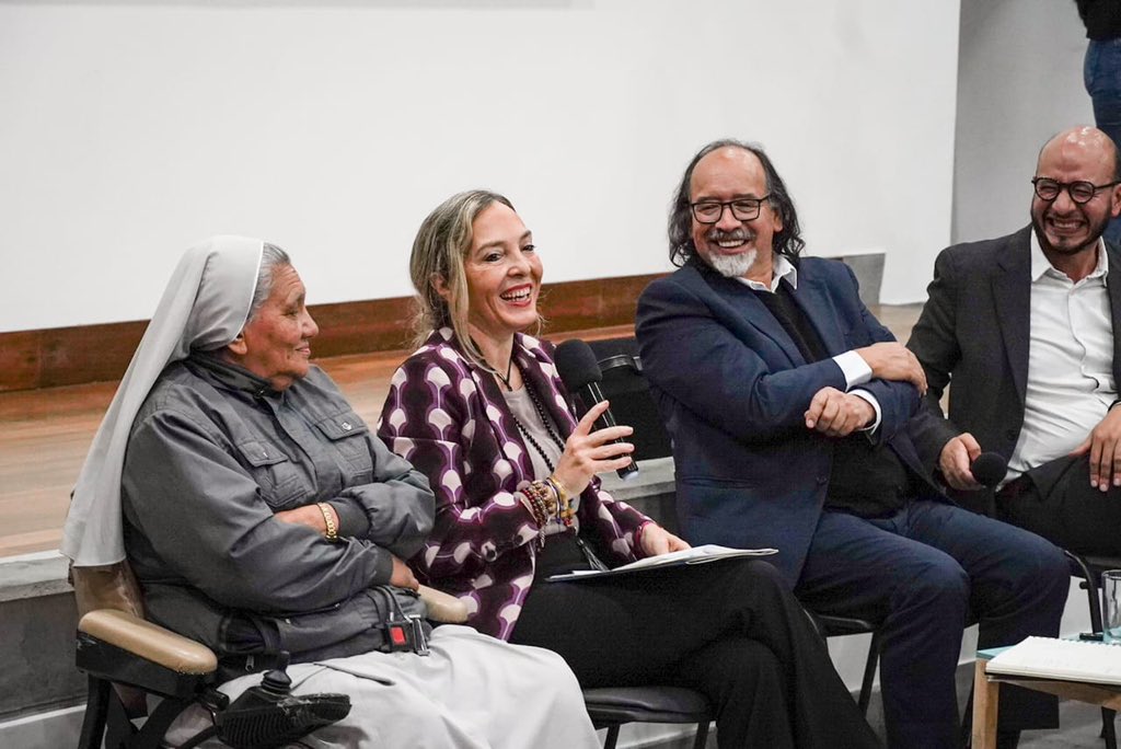 elisacarlaccini's tweet photo. 📢 #Medellín
@AcnurColombia @UdeA @EAFIT realizamos el foro "Desplazamiento forzado y el rol de @CConstitucional"

Un llamado a la acción desde las sentencias T-025 de 2004/T-123 de 2024 x la protección/búsqueda de soluciones de las personas que han sido forzadas a desplazarse🇨🇴 https://t.co/NW5Op5mk3i