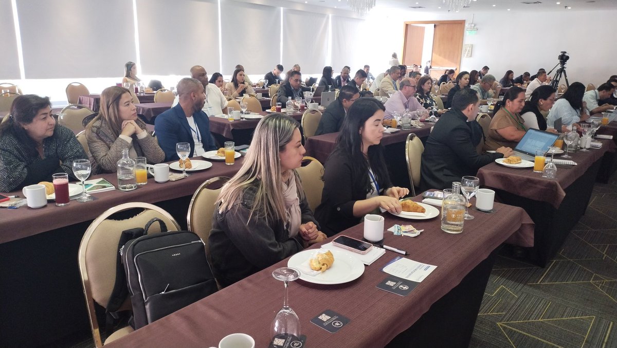ilpliderazgo's tweet photo. Culminamos la Cumbre Nacional de Catastro Multipropósito con la participación de municipios comprometidos con la actualización catastral de nuestro país
@igacColombia @Findeter @BancoAgrario @ENTerritorioCo https://t.co/aaIXbyweQR