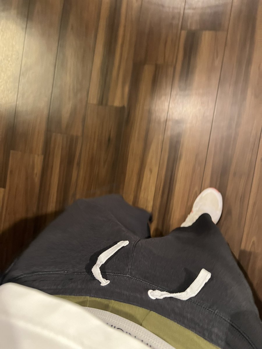 DirtFitSox's tweet photo. First you notice my sag at the gym… 😉

#dirtysocks #dirtywhitesocks #sweatysocks #nikesocks #whitesocks #whitenikesocks #socks #socksfetish #malesocks #nikedirtfit #saggging #boxershorts #ck #calvinklein #greenBoxers #greenBoxershorts https://t.co/1OGb9rSprl