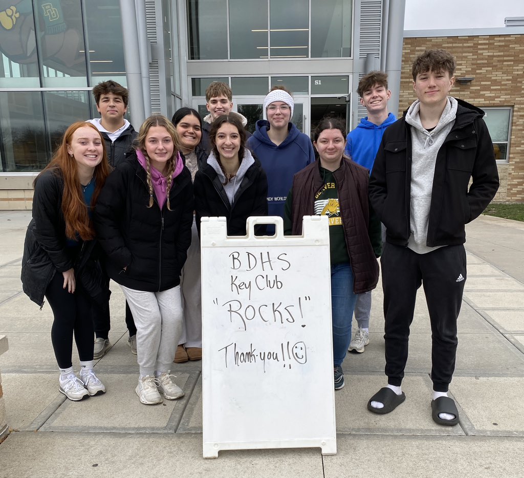 MrDWildRose's tweet photo. Huge shout out to @BD_KeyClub for energy &amp; enthusiasm in helping with @BDUSD Food Drive! As of this moment over 9540# has been collected &amp; distributed. Still like to donate? leave your contribution at BDHS w/note for “Food Drive”. Still hoping to exceed 10,000 lbs mark!🤞💛💚💛🤞 https://t.co/rnl0ZdN8lo