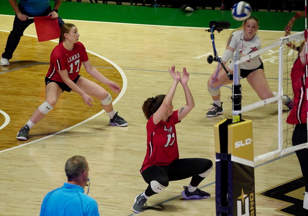 LamarVBall's tweet image. Battled. 

#BecomingLU | #PeckEmCards