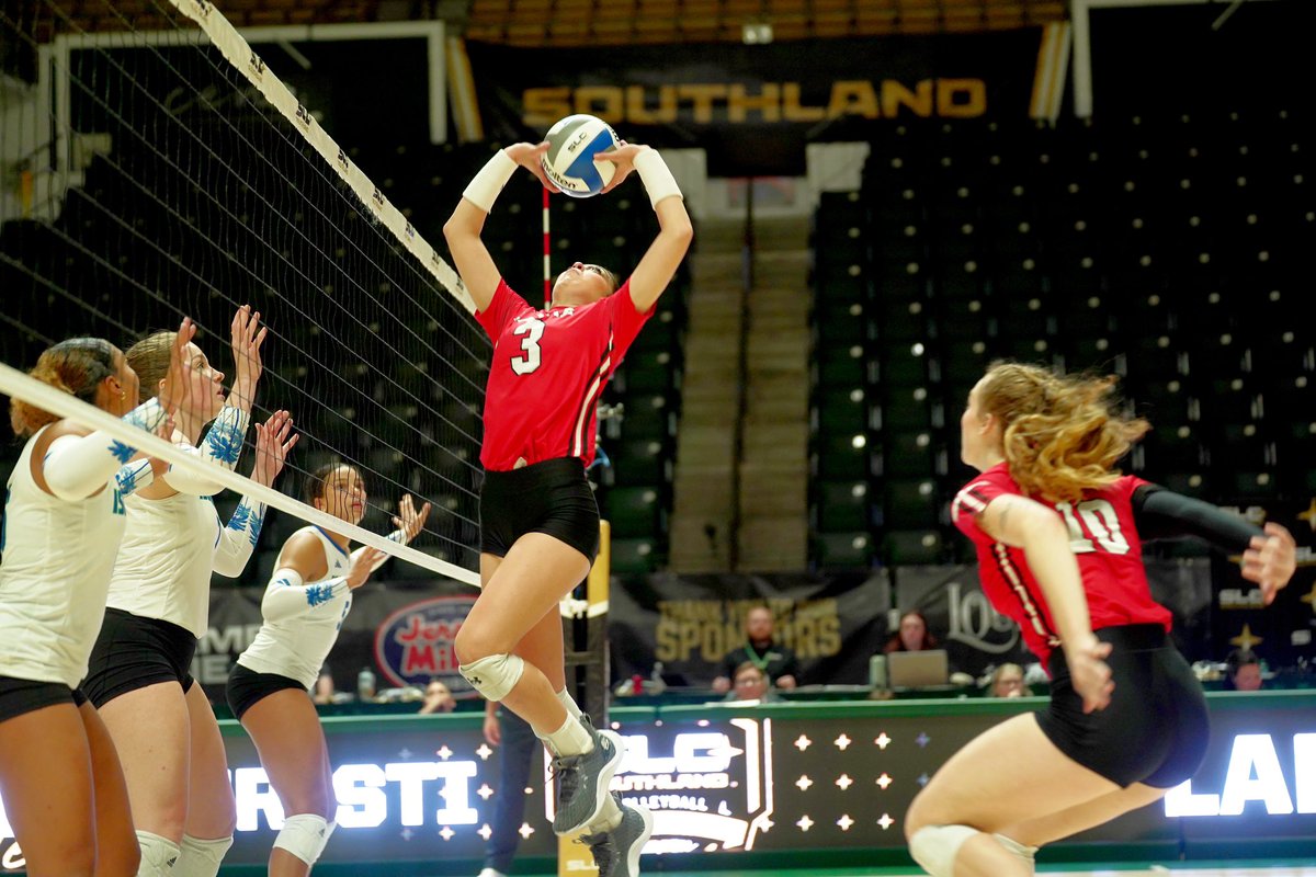 LamarVBall's tweet image. Battled. 

#BecomingLU | #PeckEmCards
