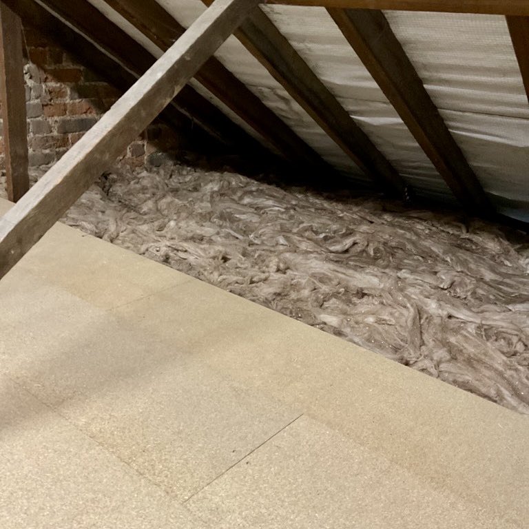 TheLoftBoys's tweet image. Keep Your Home Warm and Your Energy Bills Low! #Loftinsulation is one of the most effective ways to keep your home warm in winter and cool in summer—saving you money on energy bills year-round! #TheLoftBoys #LoftStorage
theloftboys.co.uk