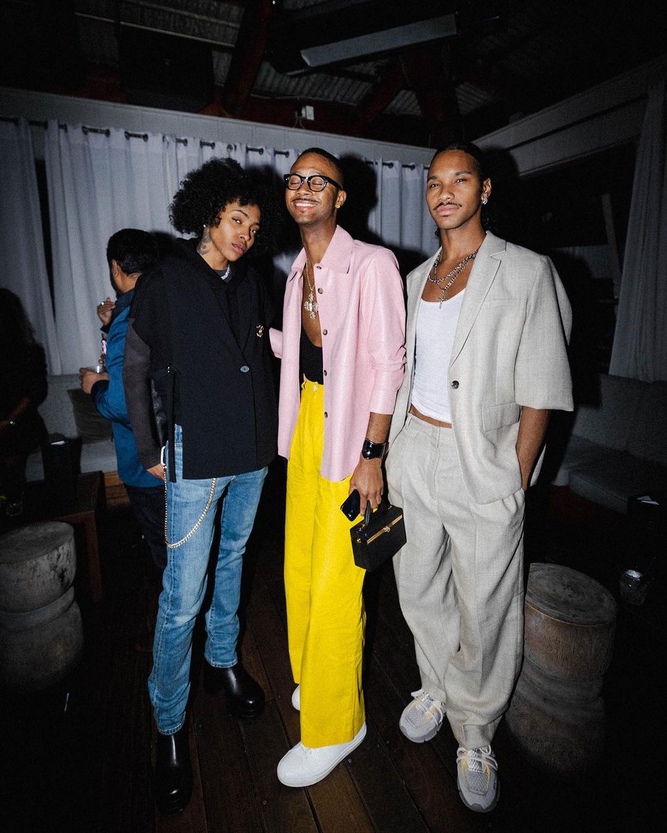 Skybar + Weekend = Perfection ✨ The good times never stop so grab your crew and come join us tonight for Sunset Society with live tunes by <a href="/aaroncolbert/">Aaroncolbert</a> and <a href="/audiomoe/">∆UDIOMOE</a> 🎶 See you tonight 10PM-2AM!