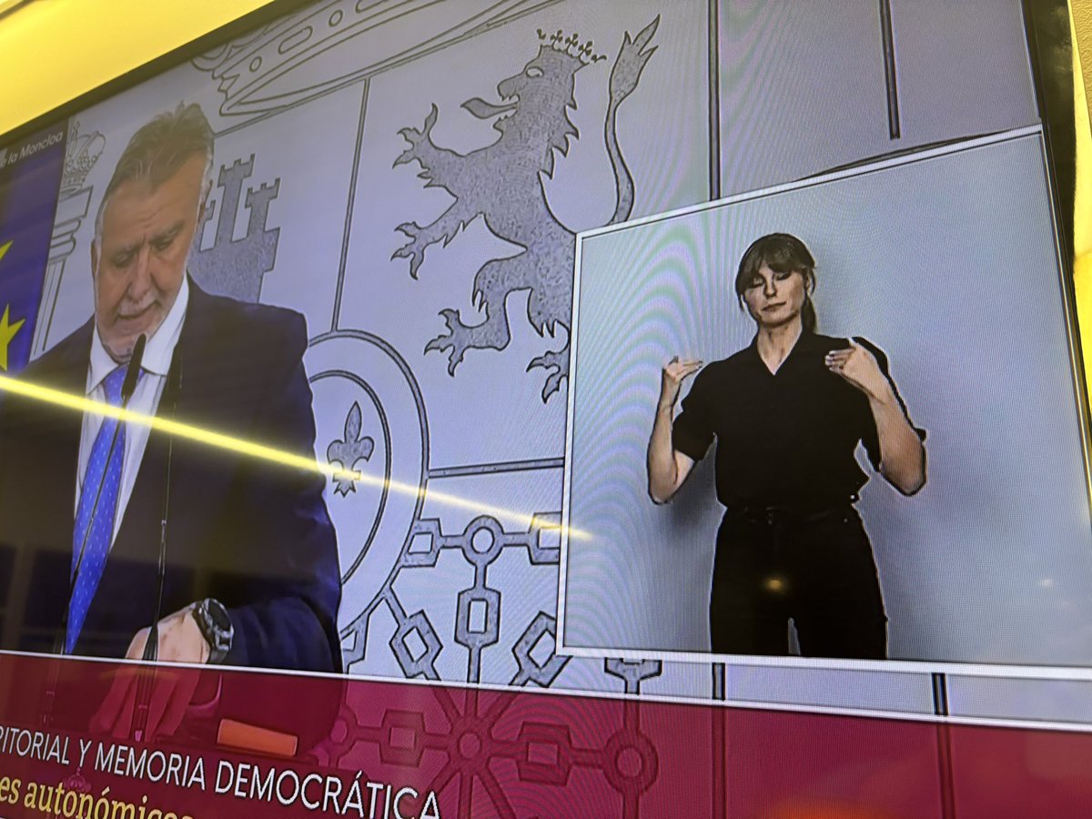 Esta interprete no está signando bien… falta de claridad… <a href="/rtve/">RTVE</a> <a href="/24HorasTVN/">24 Horas</a>