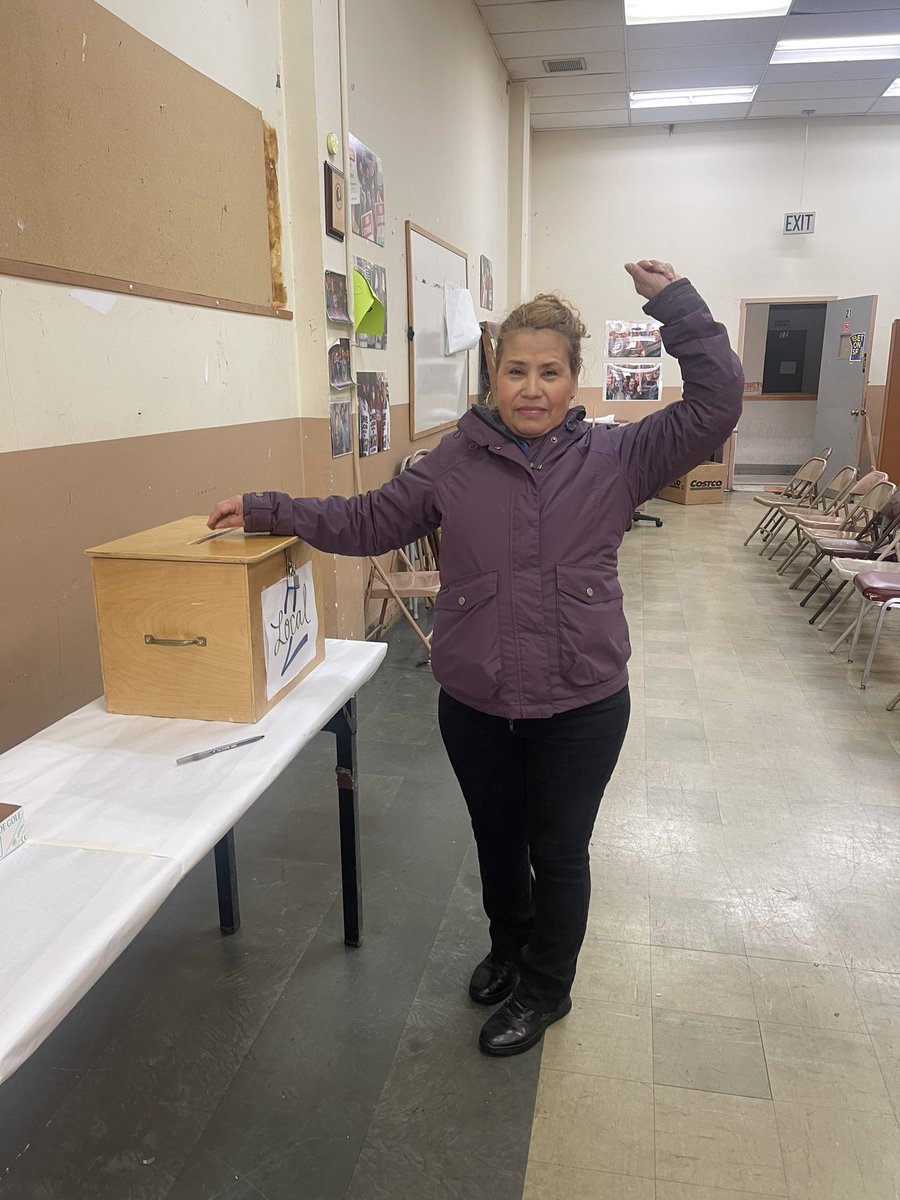 camucha king tweet media