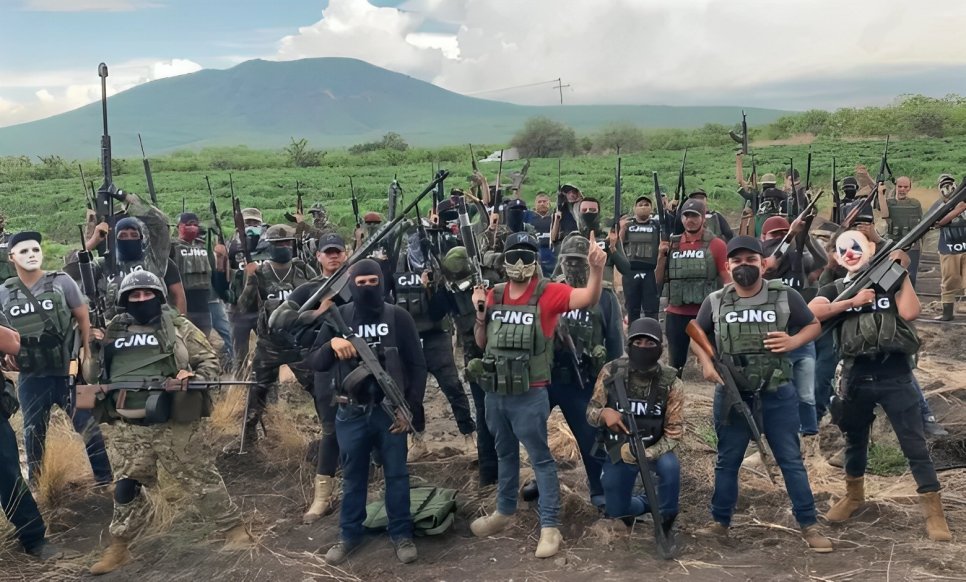 illicitinv's tweet photo. (11/15) A DEA informant who worked for El Mencho around 2010 and 2011 revealed that he sought land in Jalisco for cultivating blue agave for tequila production, including for Pasión Azul. The informant claimed El Mencho used extortion and violence to eliminate rival agave producers. He also identified Gutiérrez Ochoa’s father as Jose Luis Gutiérrez Valencia, alias “Don Chelo,” a veteran drug trafficker arrested in Mexico in 2015.