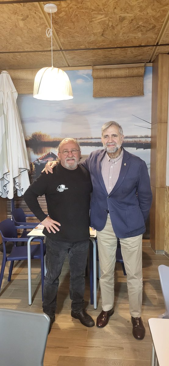 Hoy he comido en <a href="/PaellaPlanet/">PaellaMar Planet</a> de Buitrago con mi amigo, chef y promotor de la cadena Lucho. Gran placer en verle y conocer el local. Del arroz caldoso de carabinero, ya ni os cuento.