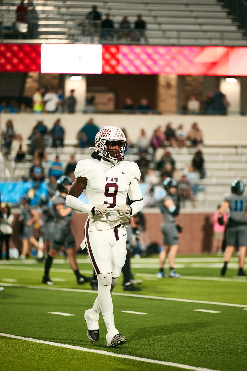 SR SZN highlights

hudl.com/v/2Q5MDe

10 games, 103 tackles, 57 solos, 32 qb pressures, 20 tfls, 6 sacks, 2 pbu’s