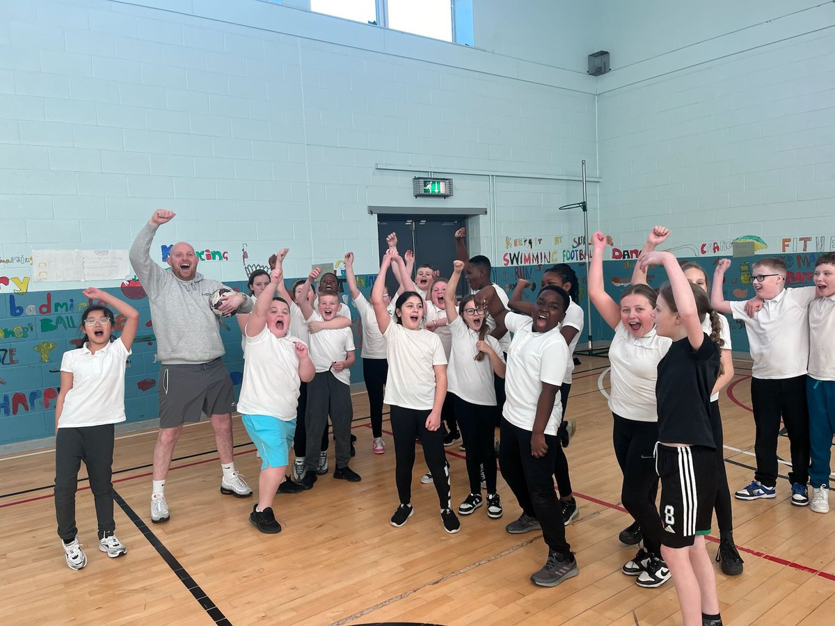 oakwoodG34's tweet photo. A massive shoutout to the wonderful team at Easterhouse Sports Centre for delivering   fantastic sessions of Taekwondo, basketball, and football for our P6 class! 🙌 
 #EasterhouseSportsCentre #SportsEducation https://t.co/sZAirvrXC8