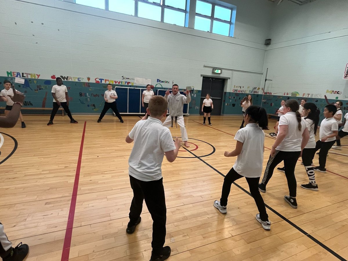 oakwoodG34's tweet photo. A massive shoutout to the wonderful team at Easterhouse Sports Centre for delivering   fantastic sessions of Taekwondo, basketball, and football for our P6 class! 🙌 
 #EasterhouseSportsCentre #SportsEducation https://t.co/sZAirvrXC8