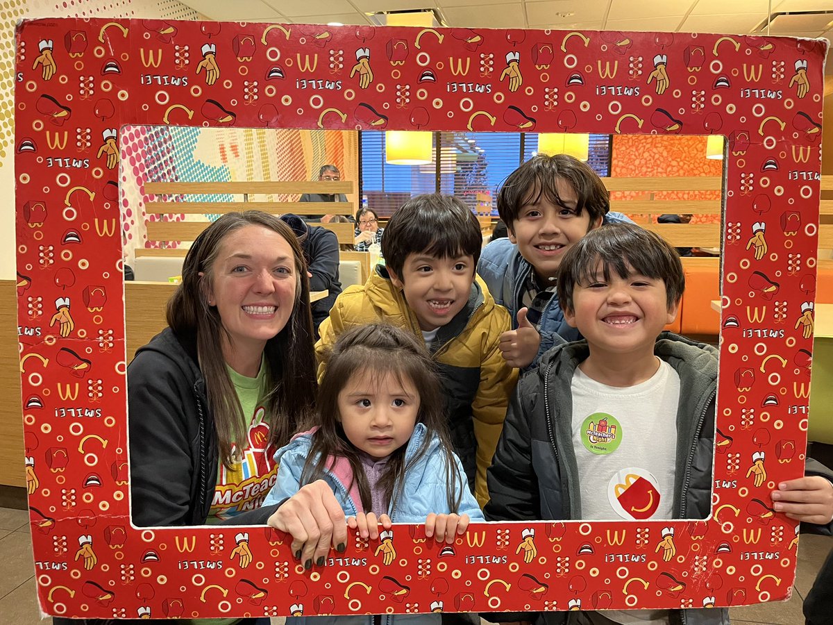 Thank you to everyone who came out to McTeacher night to support <a href="/District_73/">Hawthorn District 73</a> and the PTO! #BetterTogether