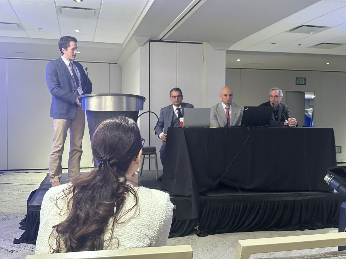 Ivo Bach tweet media