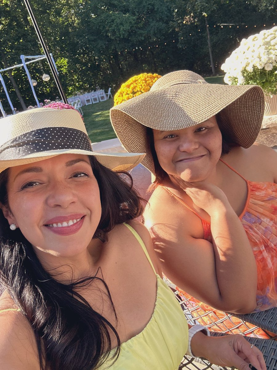 You have two choices you can use your energy to worry; or you can use your energy to believe, enjoy, create, manifest, heal, grow, and glow.  #theUniverse