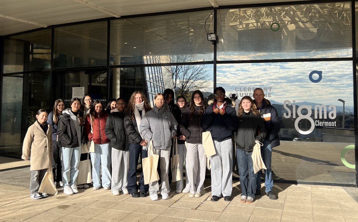 FerryVichy's tweet photo. #SEDI2024
Dans le cadre de la semaine de l’#industrie, 13 jeunes filles de 3ème ont bénéficié d’une visite à @SigmaClermont et @_Phimeca 
Objectifs
✅ Découverte professionnelle 
✅ Promotion des sciences 
✅ Ambition 
@DSDEN_03 @acclermont @BenmiloudKarim @Ellesbougent #EBsebi https://t.co/XJCneNZaMN