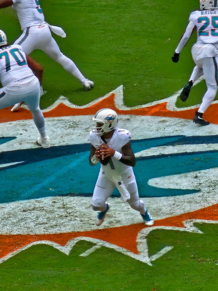 walkindead78's tweet photo. @MiamiDolphins @Tua https://t.co/UYF2f67Ohk