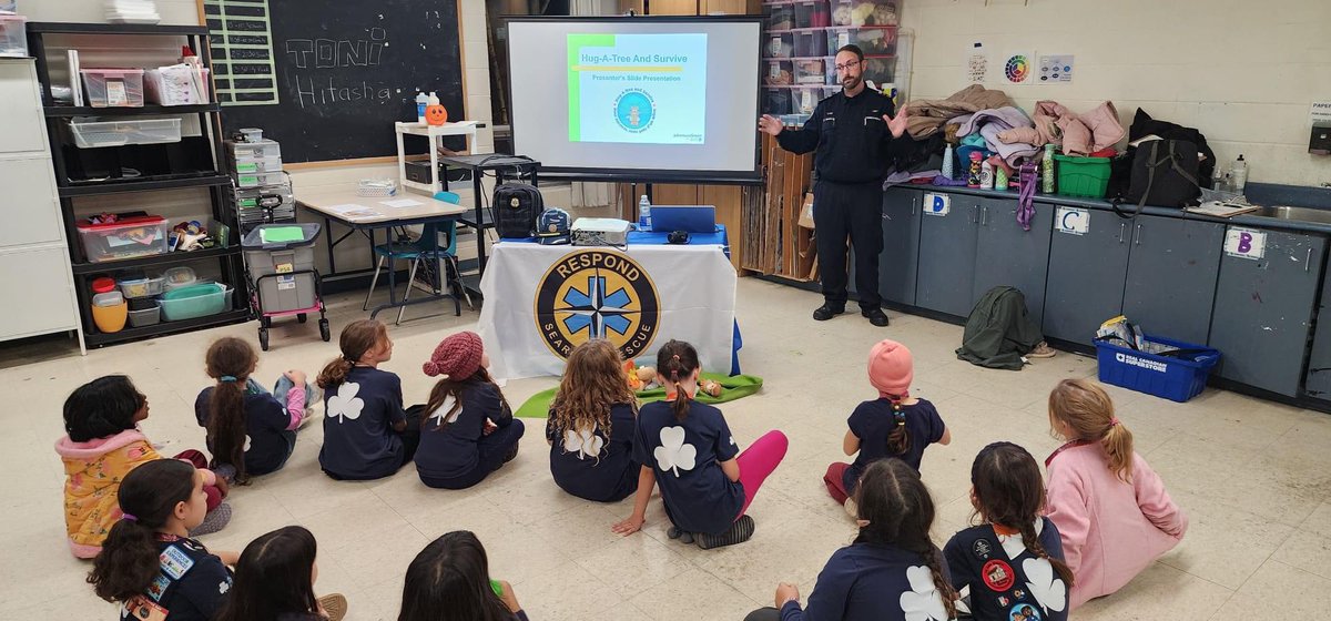 RespondSAR's tweet photo. Wednesday we were active, presenting an AdventureSmart "Hug-A-Tree" information session to a local Girl Guides community group. Contact us if you would like to request a no cost presentation for your own group! Get Informed and Go Outdoors! https://t.co/FVVvmVcFRg