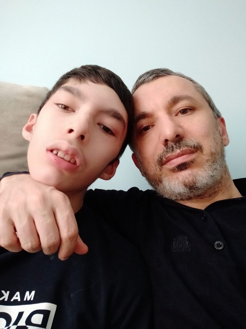Kitmirin_biri's tweet photo. ṢU TAG'A BİR EL ATSAK GÜZEL İNSANLAR

% 94 ağır zihinsel engelli dünyaya gelen otizmli Yakup Ali Çetin, yıllardır epilepsi ve kas hastalıklarıyla mücadele ediyor. Oğlunun tüm ihtiyaçlarını karşılayan öğretmen Eyüp Çetin Aralık 2021'den beri tutuklu

SuçlularSerbest MasumlarHapis https://t.co/8tif9LOaal