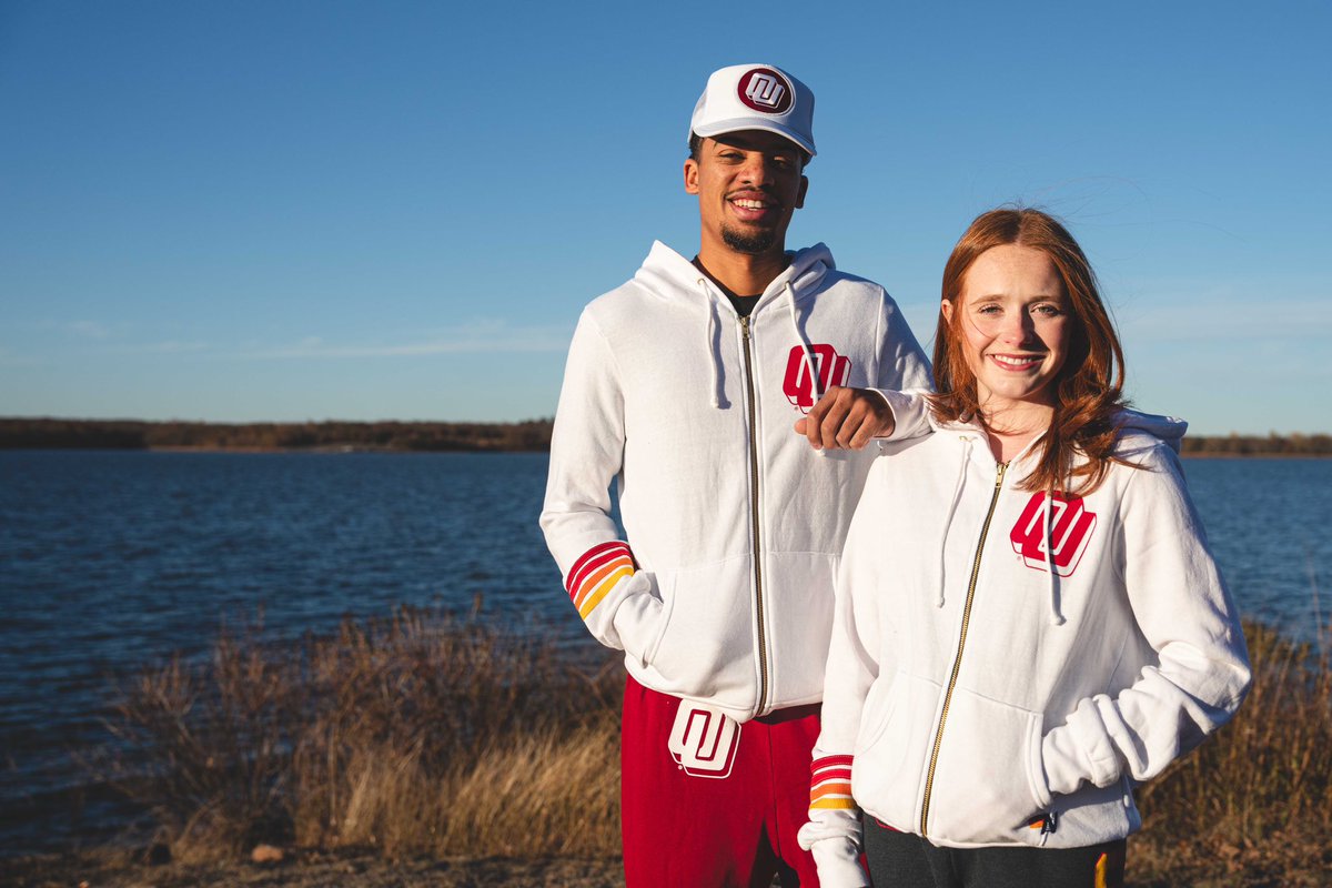 Sooner Nation meets Aviator Nation ⚡ 

Collection drops Saturday at 10am
📍Pop-up Shop » NOUN Hotel
📍Sooner Shop on Asp Ave