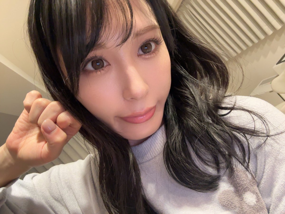 kiho_kanematsu's tweet photo. ライオンの隠れ家とか色々観てたらこんな時間になっちゃったぞ🦁
明日お昼から色々メンテ頑張ります！撮影前なのに腰を守るために今回はあんまりハードに色々出来なくてモヤモヤしちゃうけど撮影が1番大事だもんね🙂‍↕️❤️‍🔥
おやすみなさい⭐ https://t.co/jMVnRabD1l