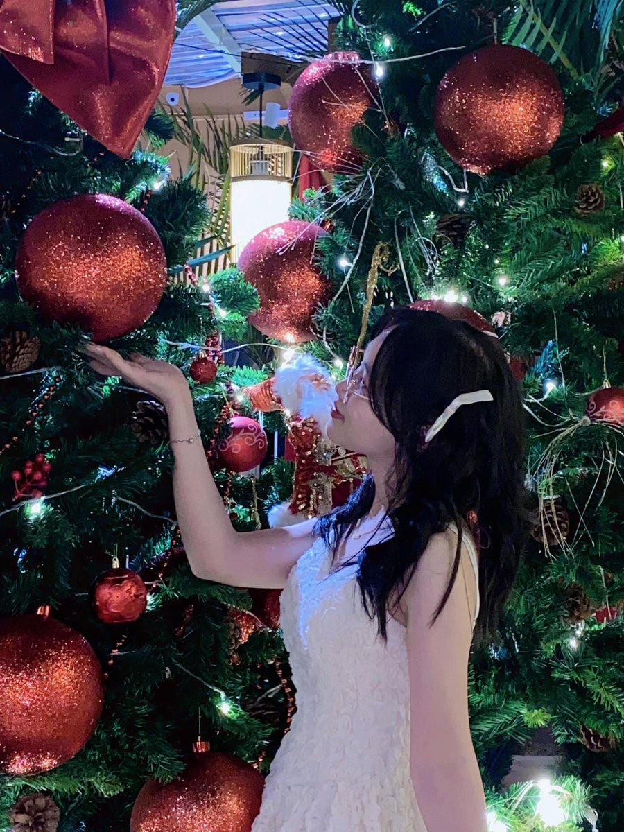 I appreciate your insights more than words can say. Thank you. It's clear that the author has a deep understanding of the topic. Valentine Sajdak