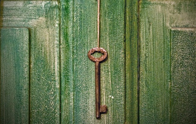 When a mysterious key and riddle land on their doorsteps, one couple set off on a Christmas adventure. Settle in for the Hallmark movie "Unlocking Christmas" based on #FernMichael's novella A CHRISTMAS HOMECOMING. ow.ly/RJQj50Ub02L