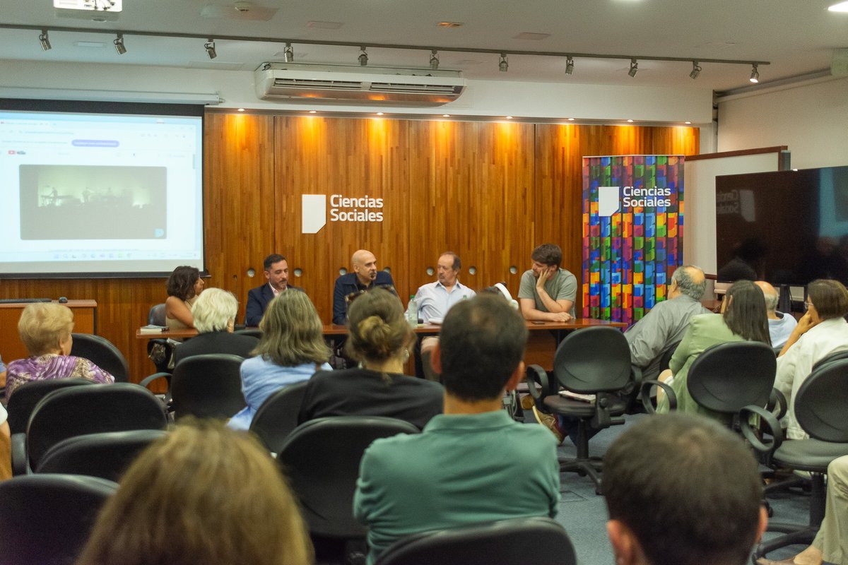 Facultad de Ciencias Sociales tweet media