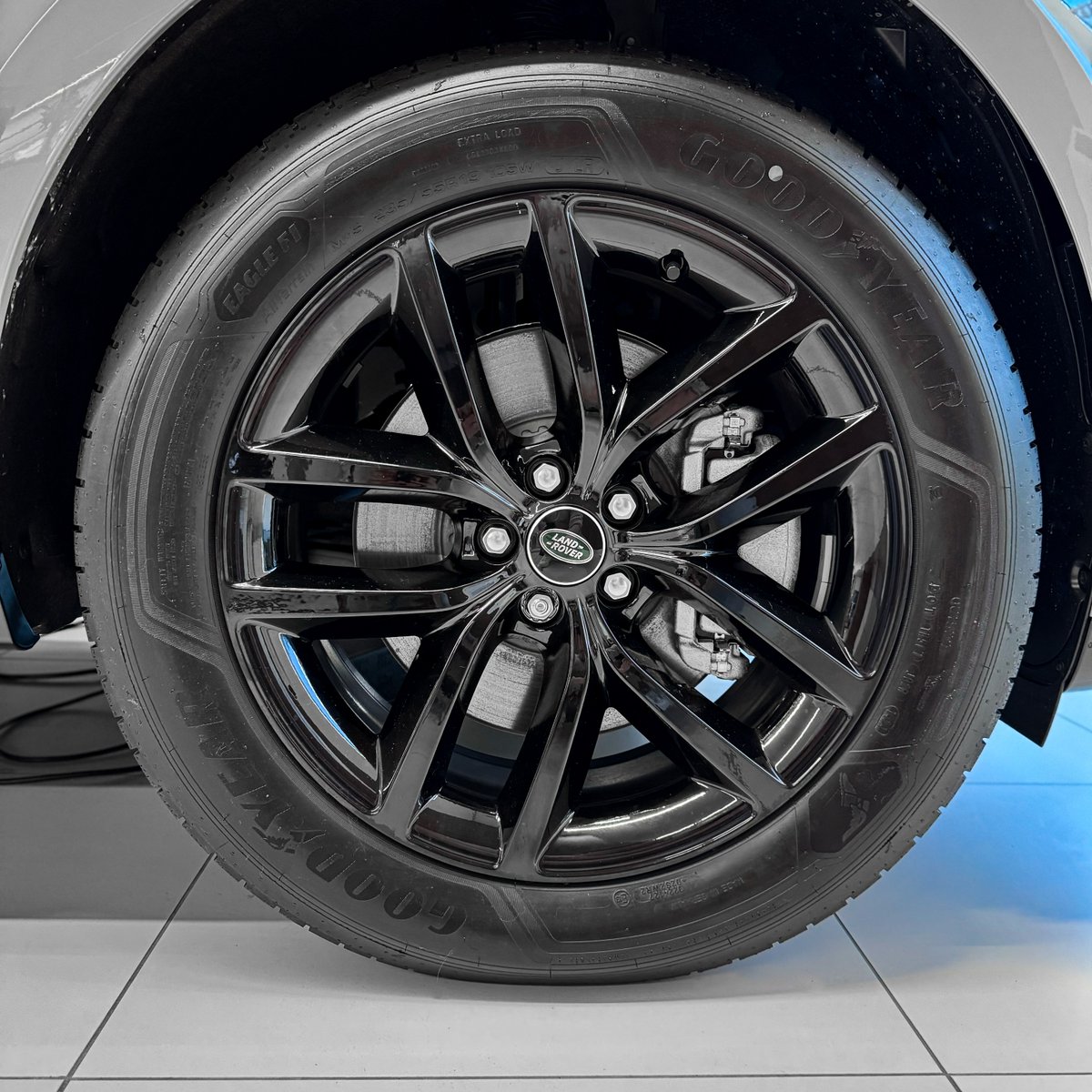 Barretts Land Rover tweet media