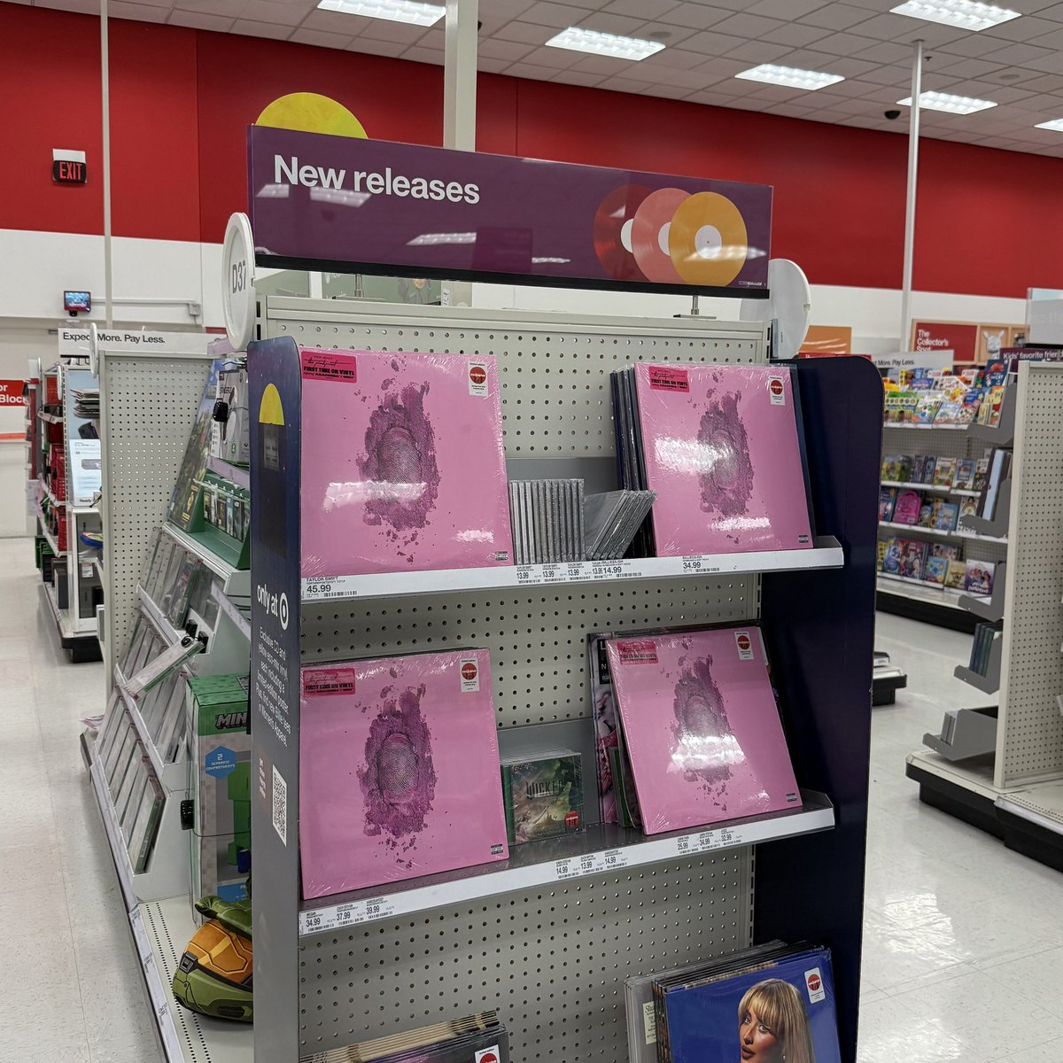 pretttygirlp's tweet photo. Had to go in the back to pull these babies out! Who wants one? @NICKIMINAJ #ThePinkprintAnniversary #PinkprintNIKA 

Check out your local target for stock!

https://t.co/XHT374X557 https://t.co/nzkpfwQdUr