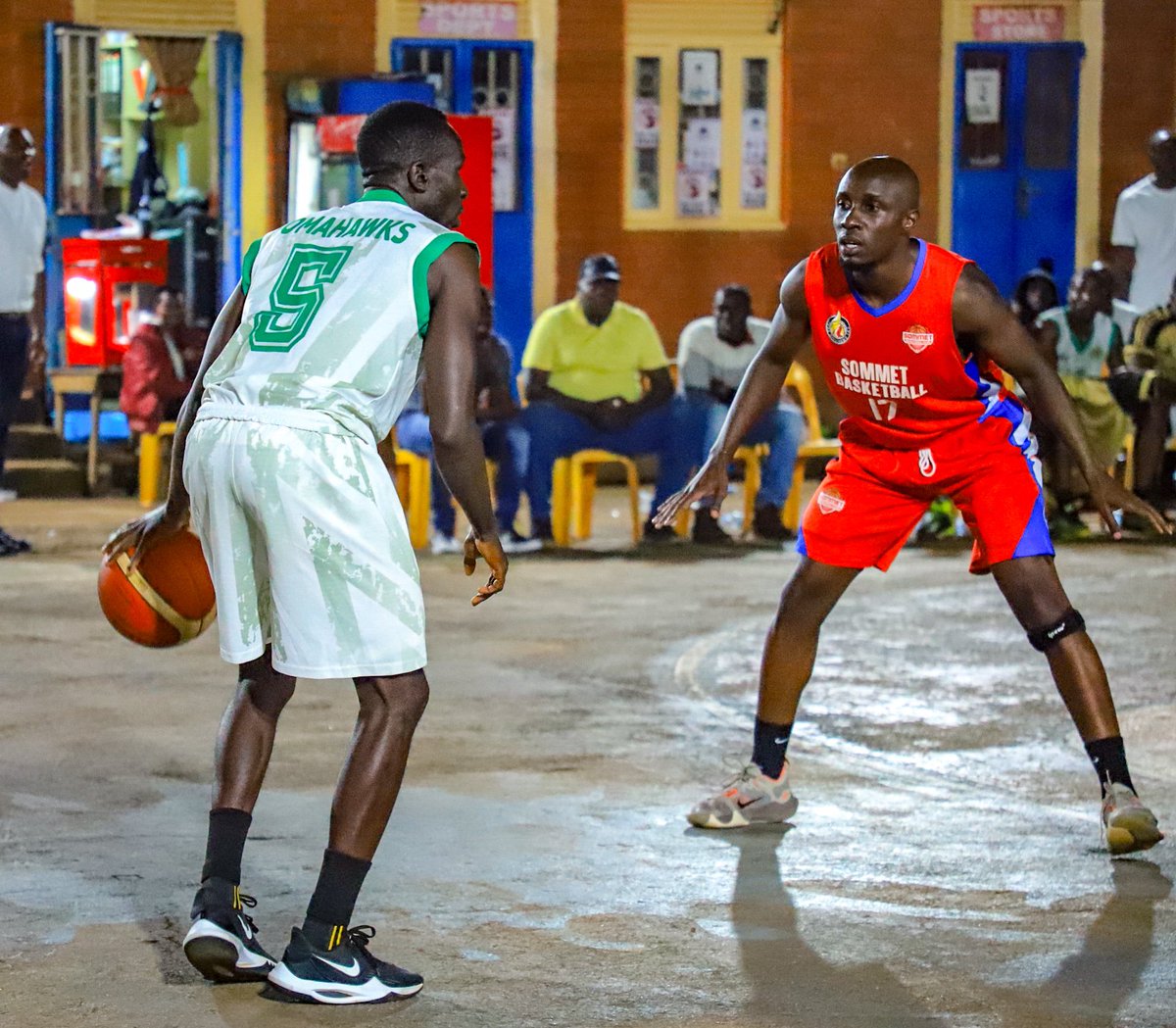 FUBA_DIV1AND2's tweet photo. Game 2 || HALF TIME
UPDF in control at the break
⚪️ 41-26 🔴
#FubaDiv1 https://t.co/8tYKlp6PqL