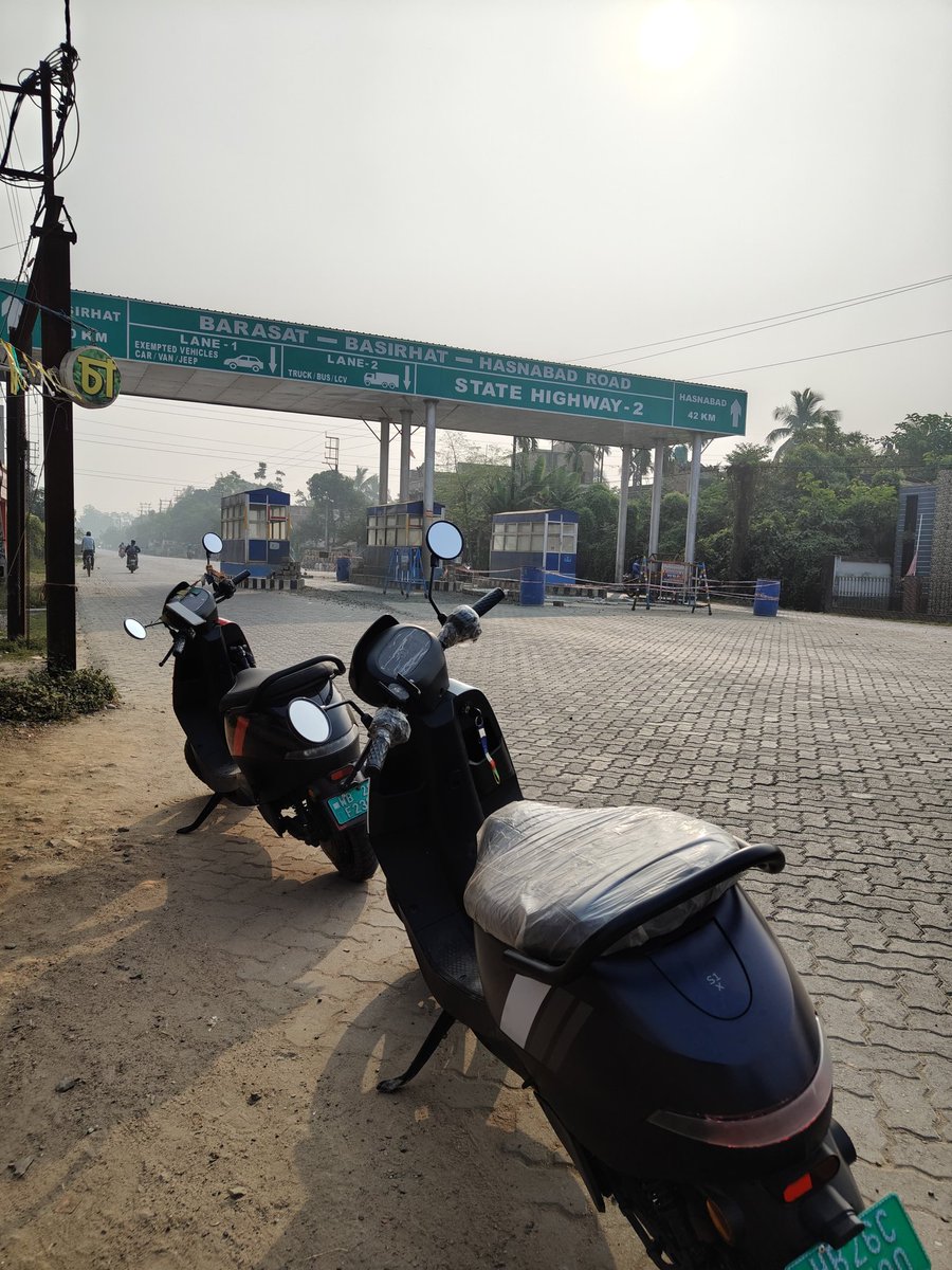 actionmediahere's tweet photo. Today's Journey ✨
119 km covered! 🚀
From Barasat to Basirhat Ola Experience Center for an exciting shoot, followed by a mesmerizing visit to Taki at the India-Bangladesh Border.
Every moment was unforgettable, and today's experience was truly osm!
#OlaElectric #EVRide https://t.co/SYVfzgtS1Q