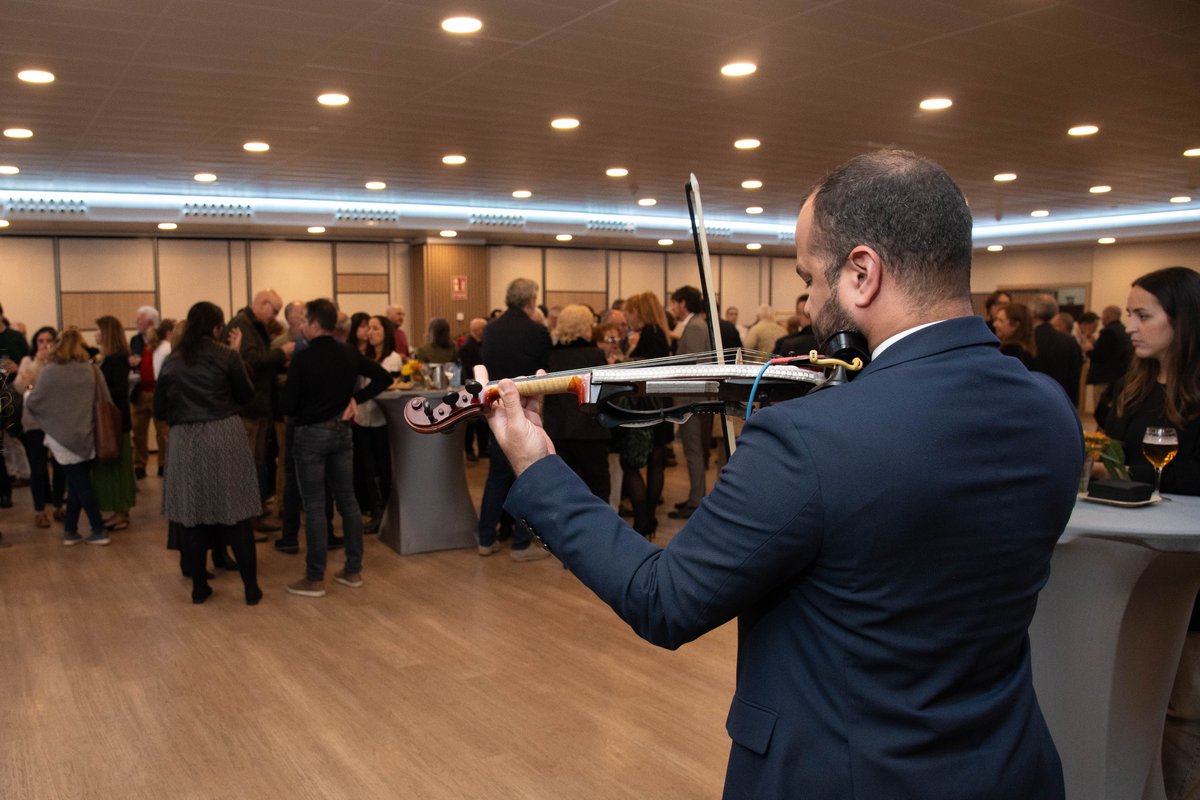 🎉 ¡Nuestro evento de Navidad fue un éxito!
Mago More nos inspiró con "El Poder Positivo del Cambio":
 ✨Somos capaces de todo.
 ✨Cada cambio es una nueva oportunidad.
Gracias a todos nuestros asociados y colaboradores por hacerlo posible. 🙌#NeobisNavidad #Inspiración