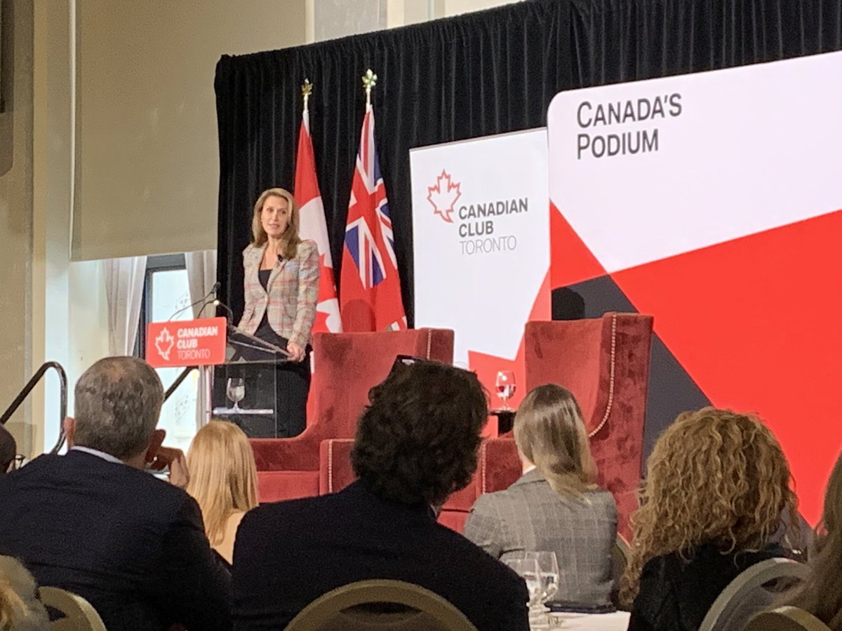 gmarchildon's tweet image. Le @collegeboreal est heureux d’entendre l’hon. @C_Mulroney s’adresser au @CdnClubTO. La VP CSO @CNkoa est ravie d’accueillir notre partenaire de @cscmonavenir, la présidente @ggrenier19 ainsi que Chakib, un étudiant de notre programme d’entrepreneuriat social.