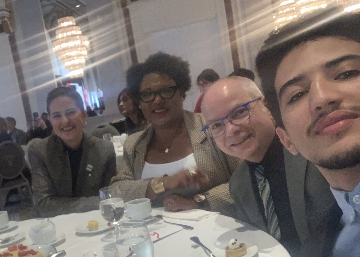 gmarchildon's tweet image. Le @collegeboreal est heureux d’entendre l’hon. @C_Mulroney s’adresser au @CdnClubTO. La VP CSO @CNkoa est ravie d’accueillir notre partenaire de @cscmonavenir, la présidente @ggrenier19 ainsi que Chakib, un étudiant de notre programme d’entrepreneuriat social.