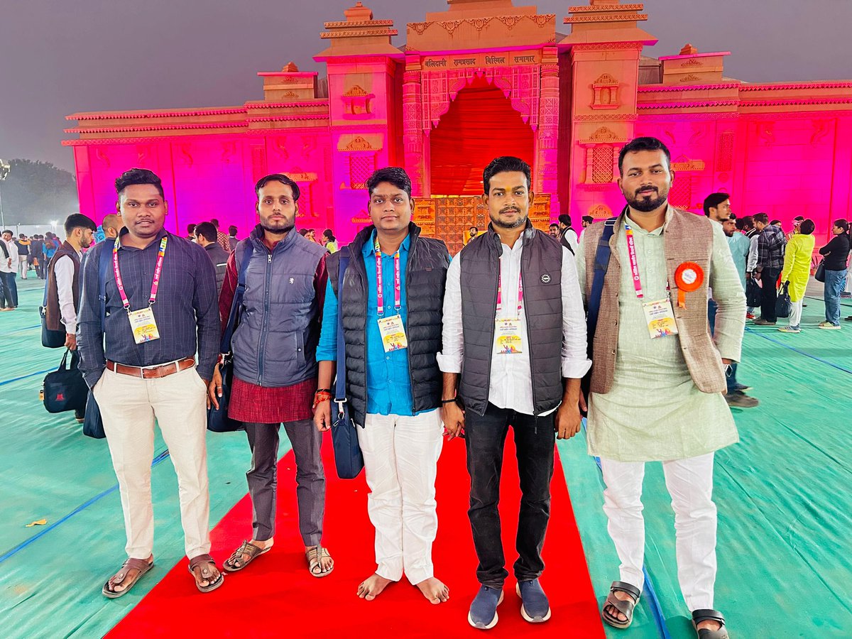 DhirendraSing97's tweet photo. @ABVPVoice 
राष्ट्रीय अधिवेशन गोरखपुर https://t.co/aaWV6Vmugv