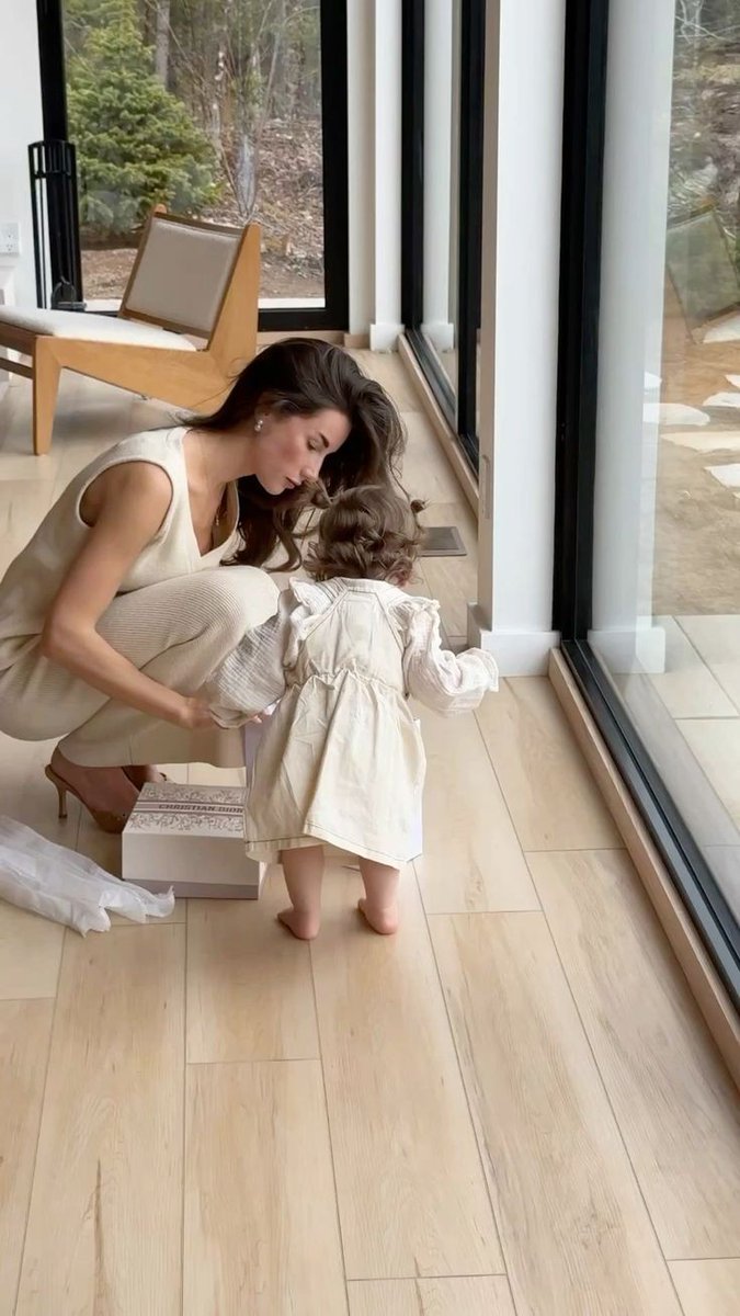 pecklesss's tweet photo. Spend the day as a mom. 👶

an interactive thread 🪡

♡ and ⟳ appreciated! https://t.co/xkLsdsAM05