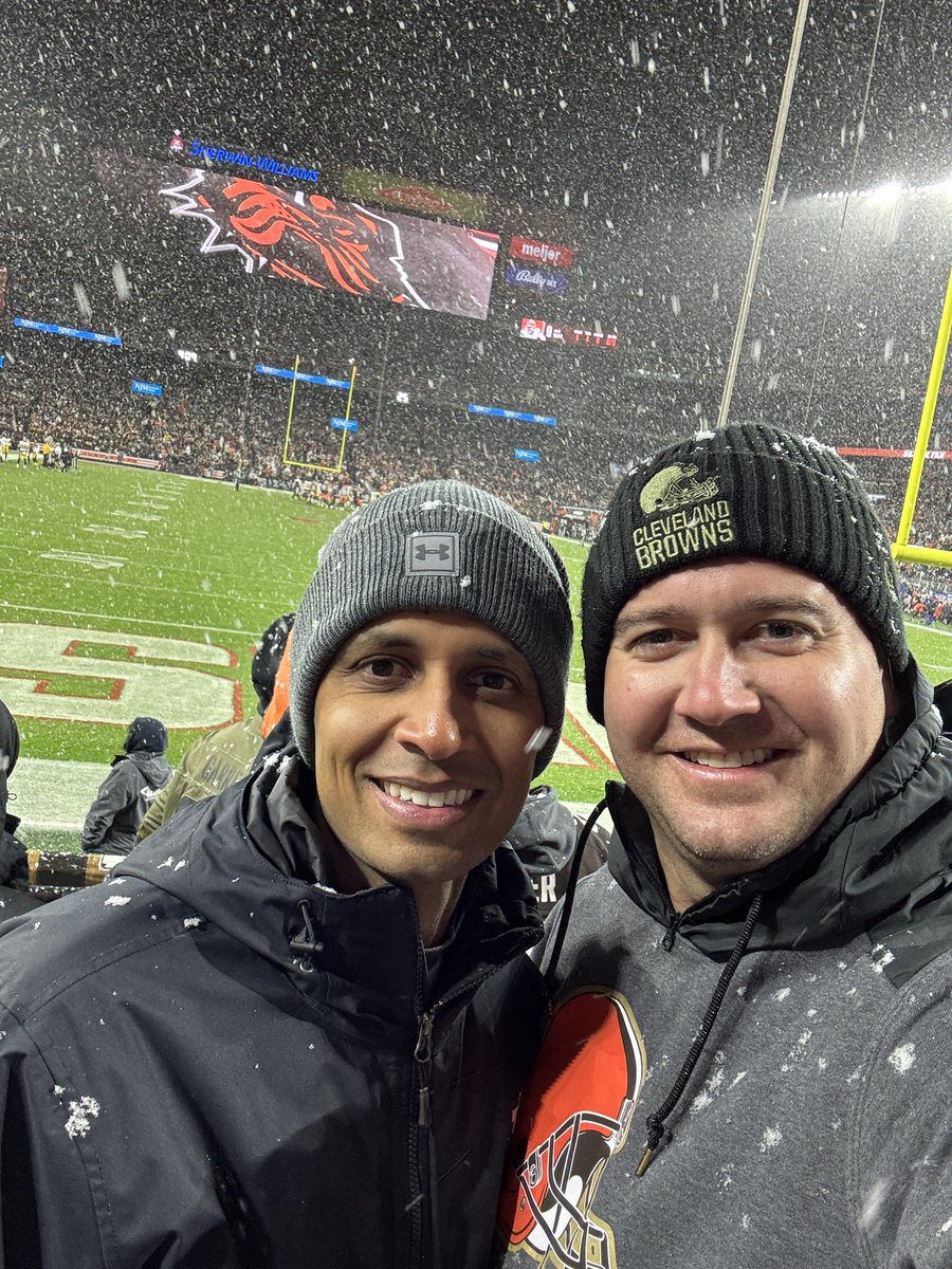 itsaCLEthing's tweet photo. What a game 🟧🟫 https://t.co/vqn3GQ80MO