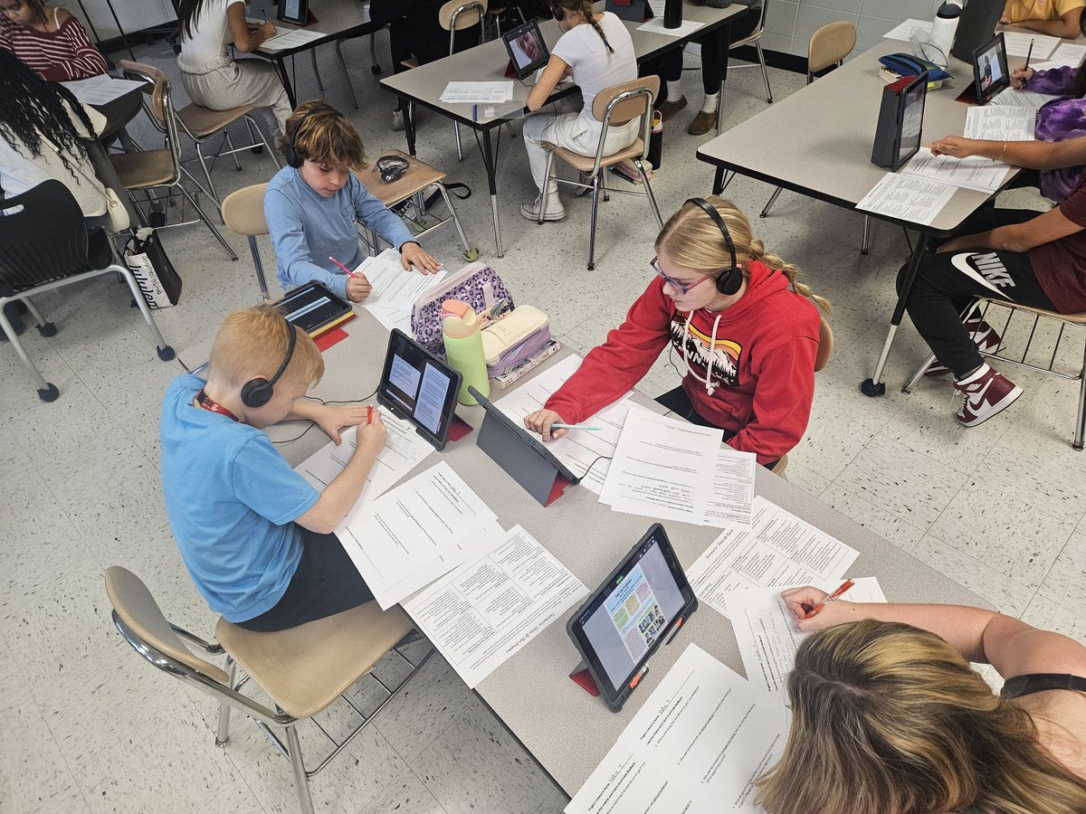 7th grade ss providing feedback to peers on their summative projects. Valuable use of classroom time! <a href="/Prairie220/">BMS Prairie Campus</a> <a href="/barrington220/">Barrington 220</a>